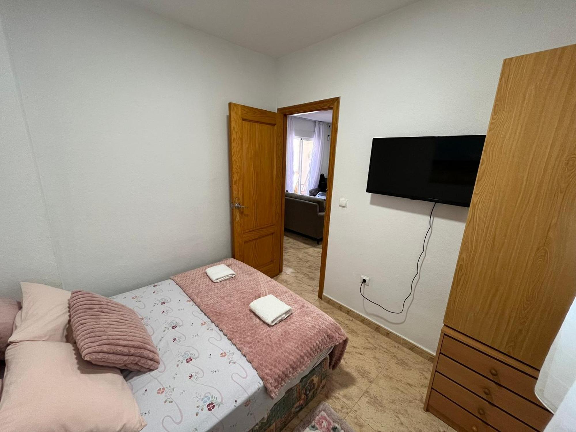 Apartamento Compartido - Solo El Dormitorio Es Privado 托雷维耶哈 外观 照片
